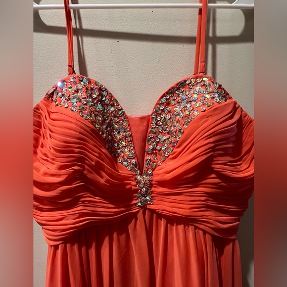 Dancing Queen Coral Formal Dress - Picture 5 of 6